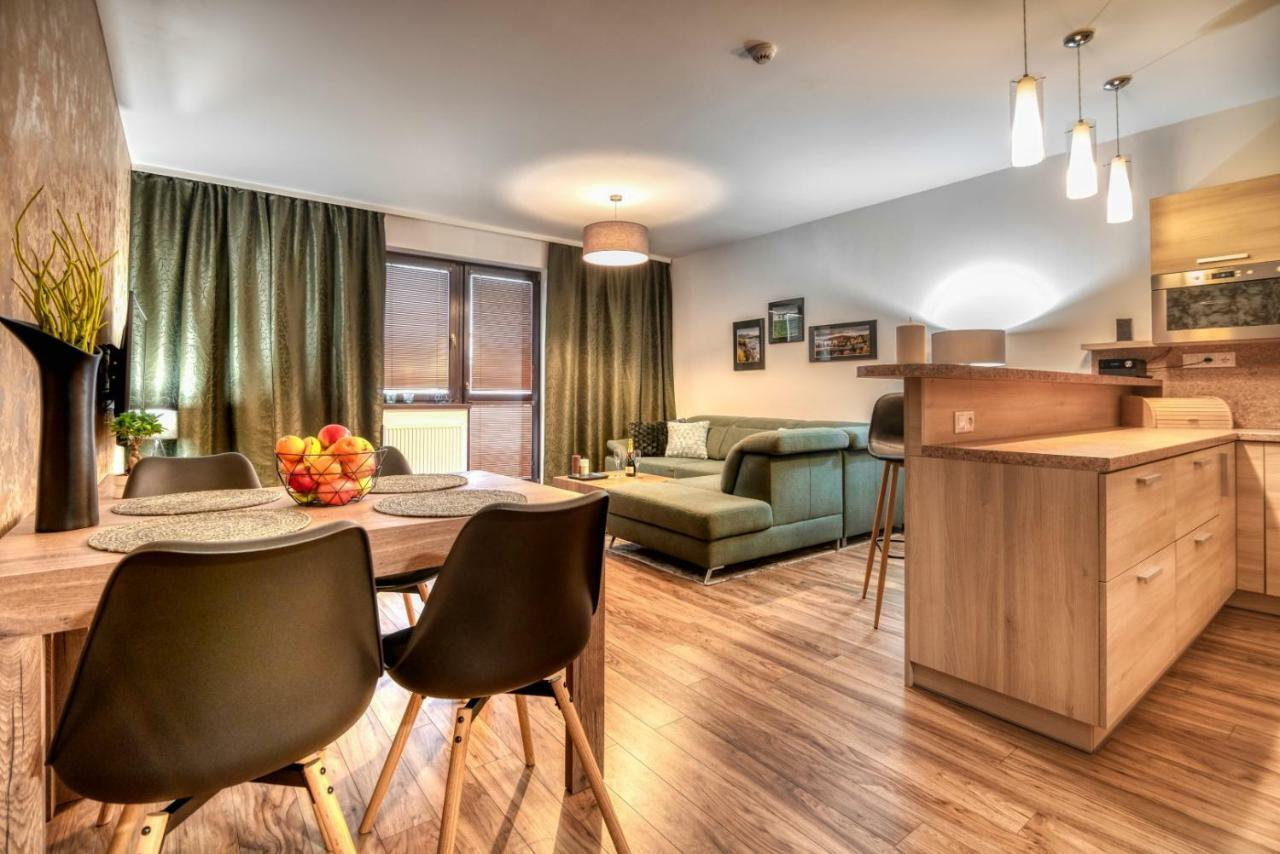 Apartman Lio - Free Garage Parking Tatranská Lomnica Exteriör bild